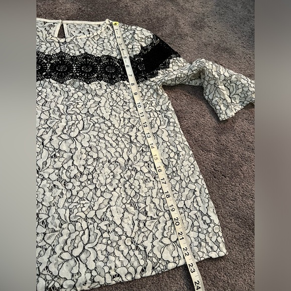 Lace blouse - Picture 5 of 8
